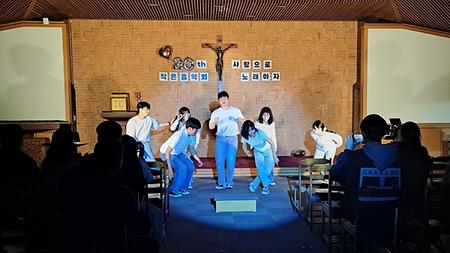교목실 소속 아마빌레 성가대의 20회 작은 음악회 개최